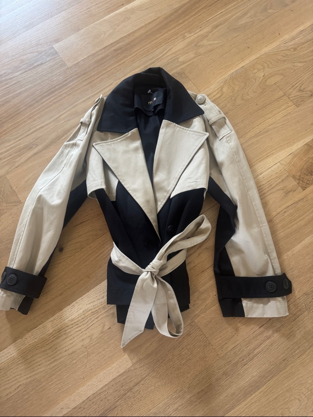 Maje like new Women’s Two-Tone Black and Cream cropped Trench Jacket